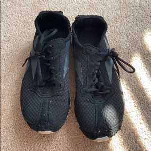 REEBOK SNEAKERS